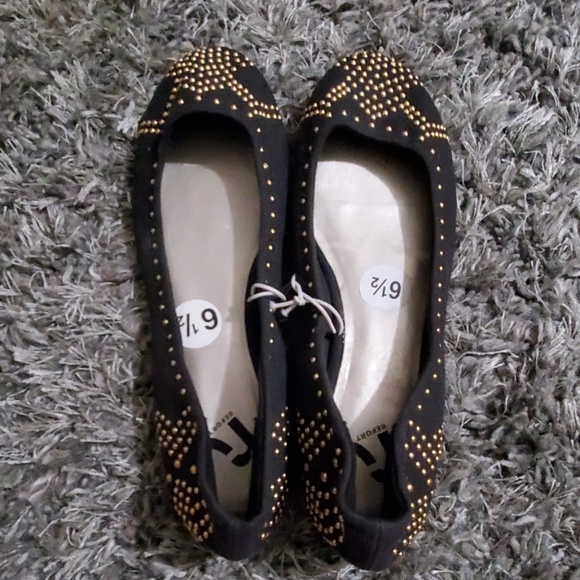 Flats - Picture 2 of 3